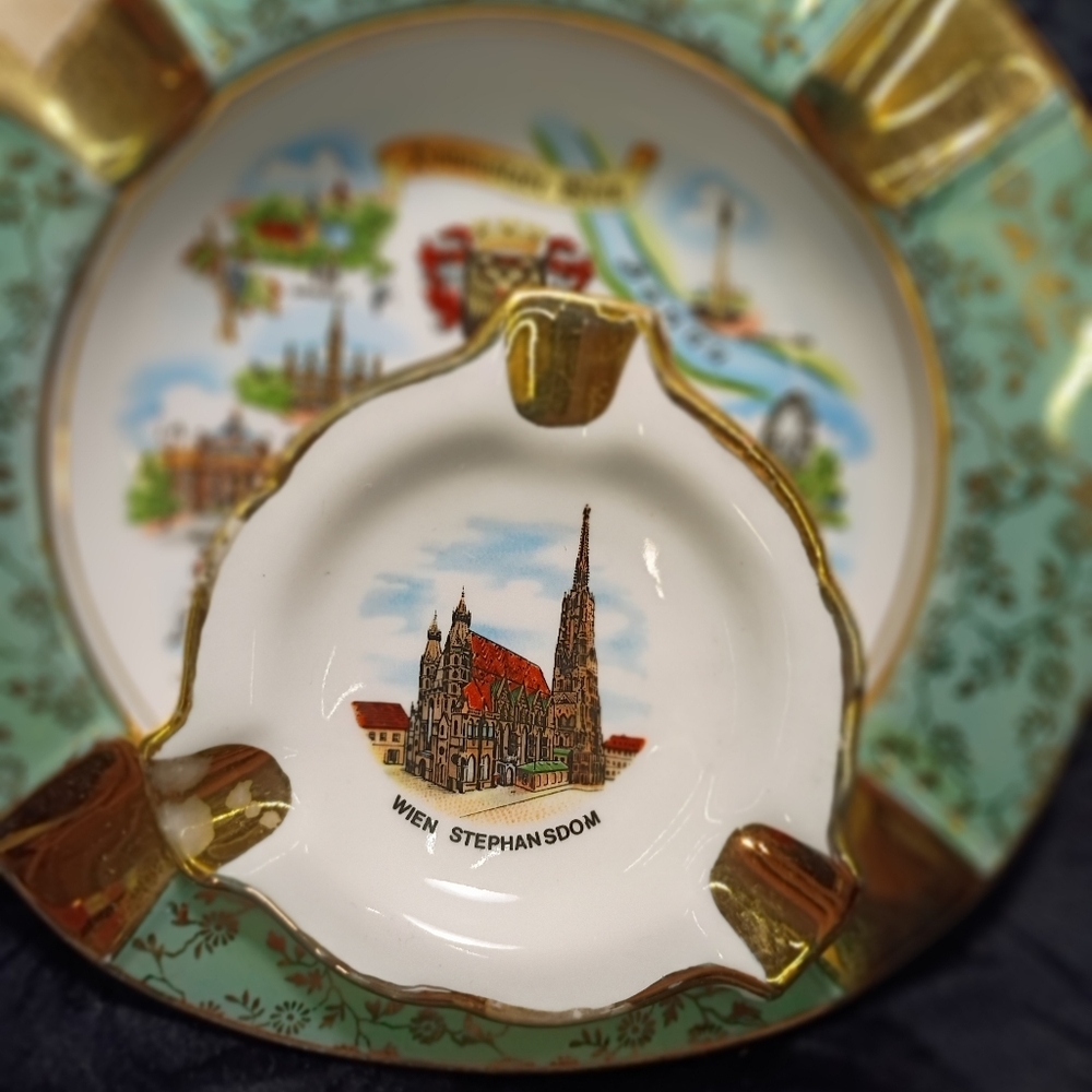 Lot Of 2- Vintage Austria Wien Stephansdom, Dobau Ashtrays With Gold Trim - Picture 2 of 5